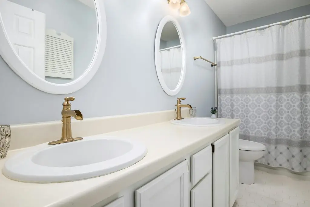 Home 7 bathroom2